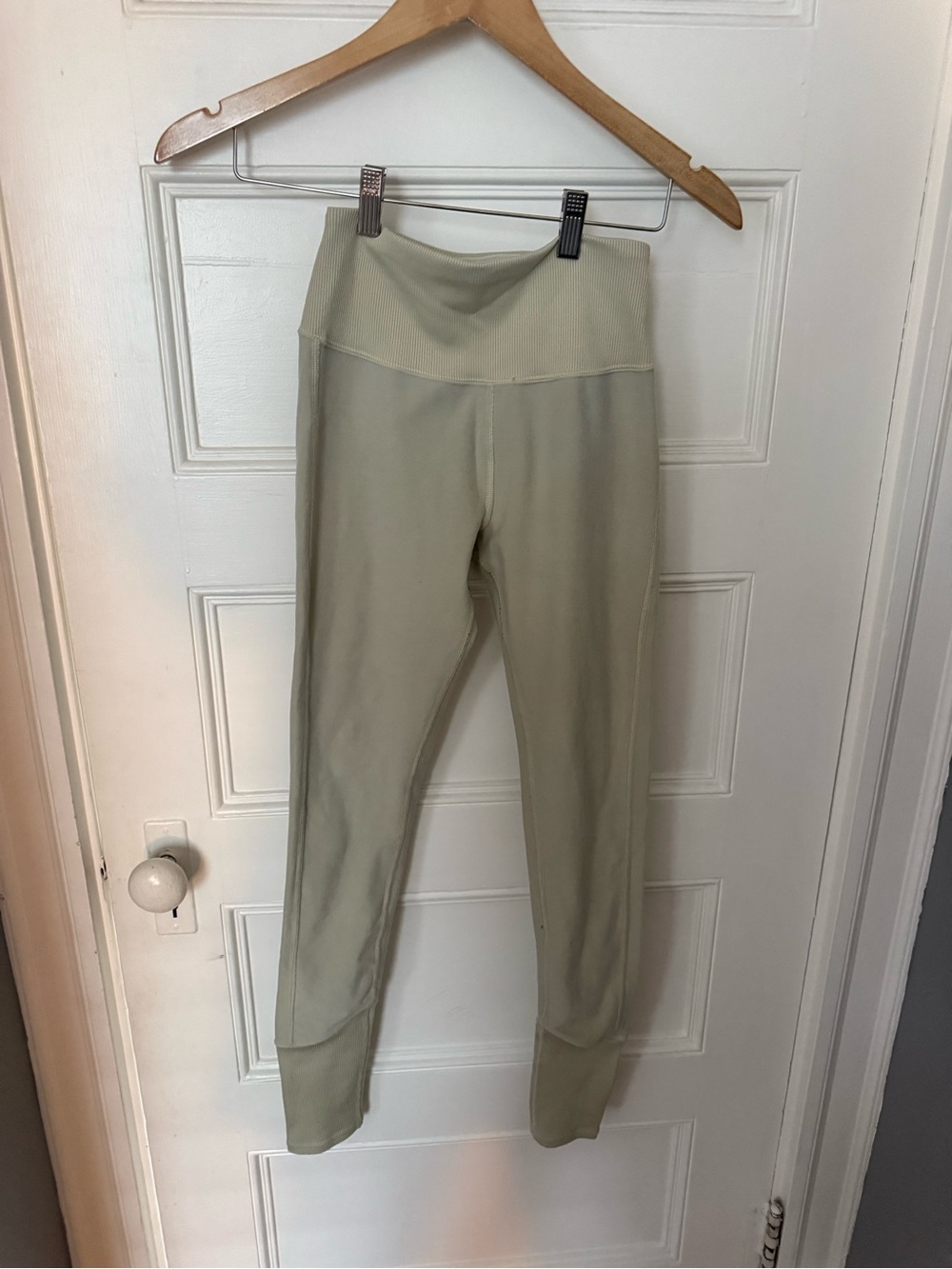 ALO Yoga High-Rise Light Tan Leggings